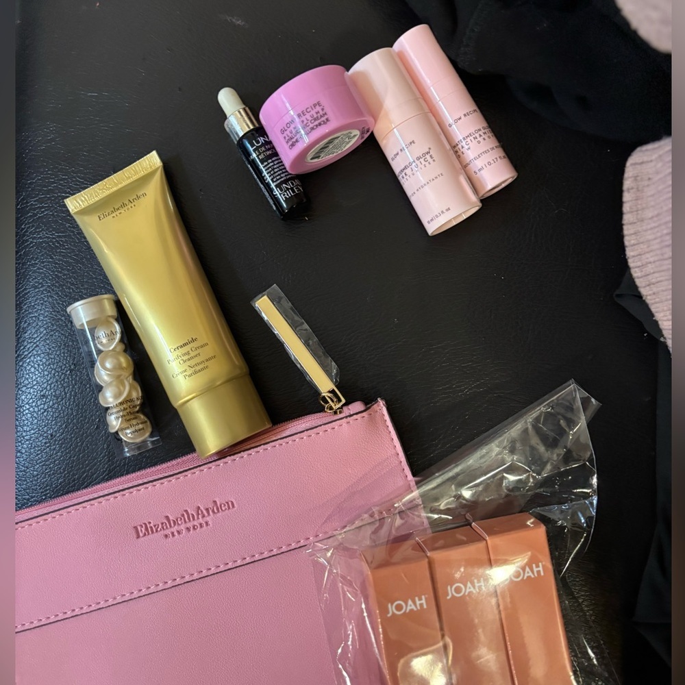 GIVEAWAY BEAUTY BUNDLE! - Picture 2 of 3